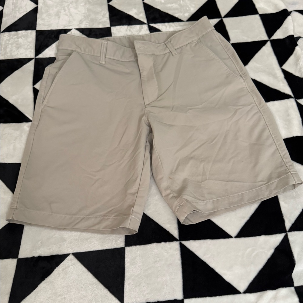 Under Armour Beige Flat Front Shorts Lightweight Cotton Blend